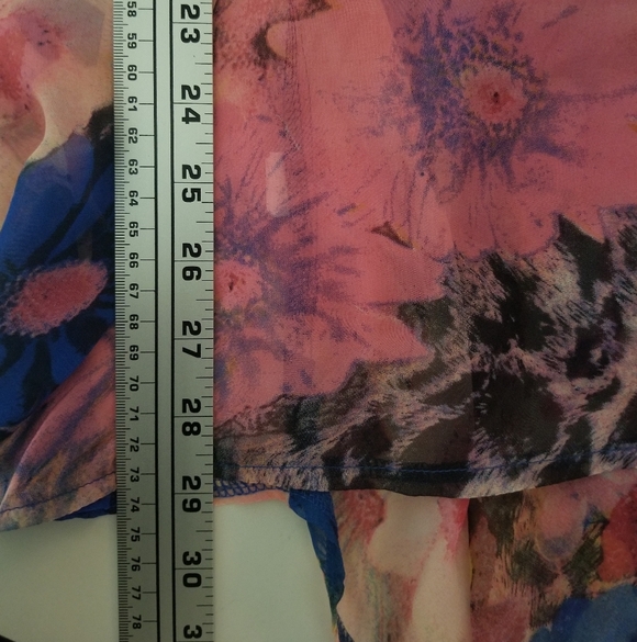 Jeune Jeunesse Sheer Floral Sharkbite Tunic M - Picture 7 of 7